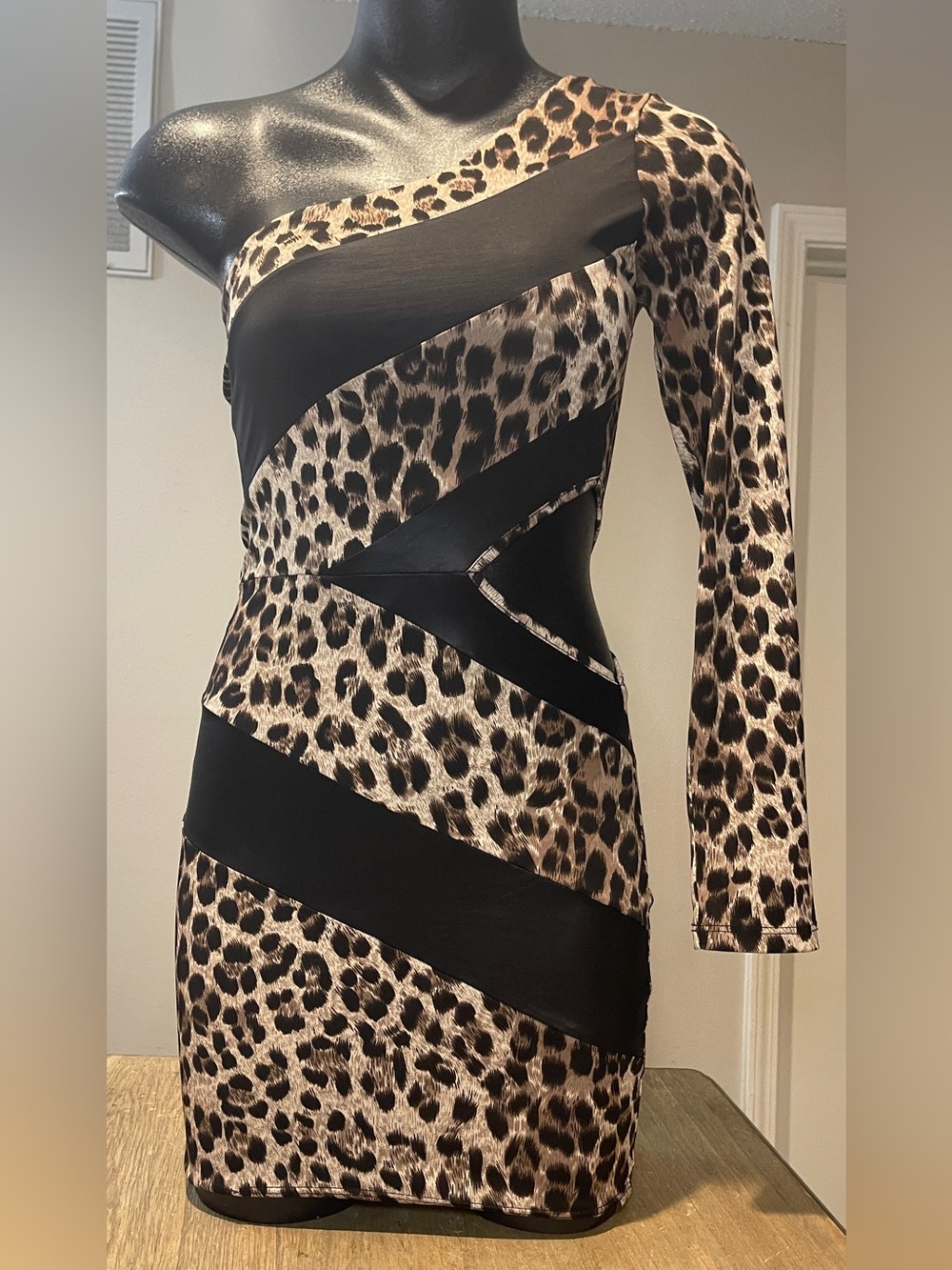 Symphony One-Shoulder Leopard-Print Bodycon Dress in Black and Tan, Size Sm